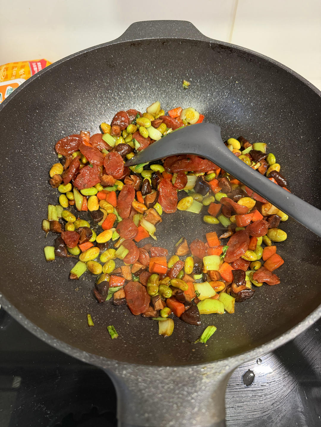 懒人必备～电饭煲腊肠焖饭