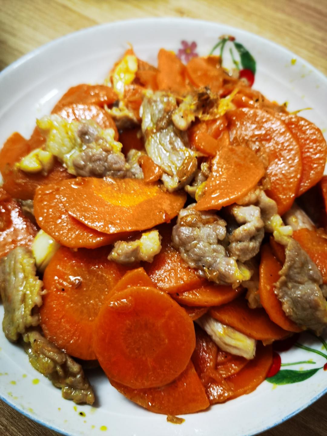 小孩都爱吃的红萝卜炒肉
