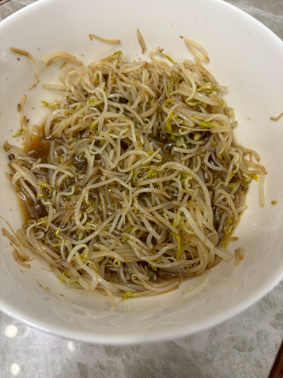 一上桌就会被哄抢光的，爽口凉拌菜豆芽粉丝