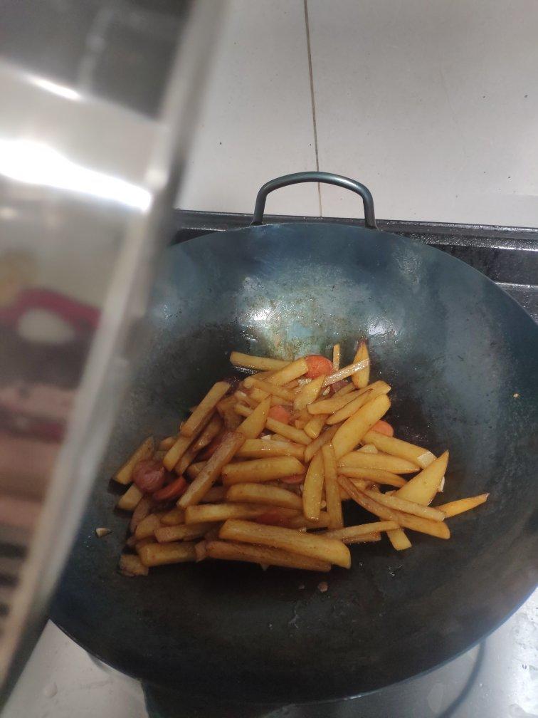 土豆丝炒火腿肠