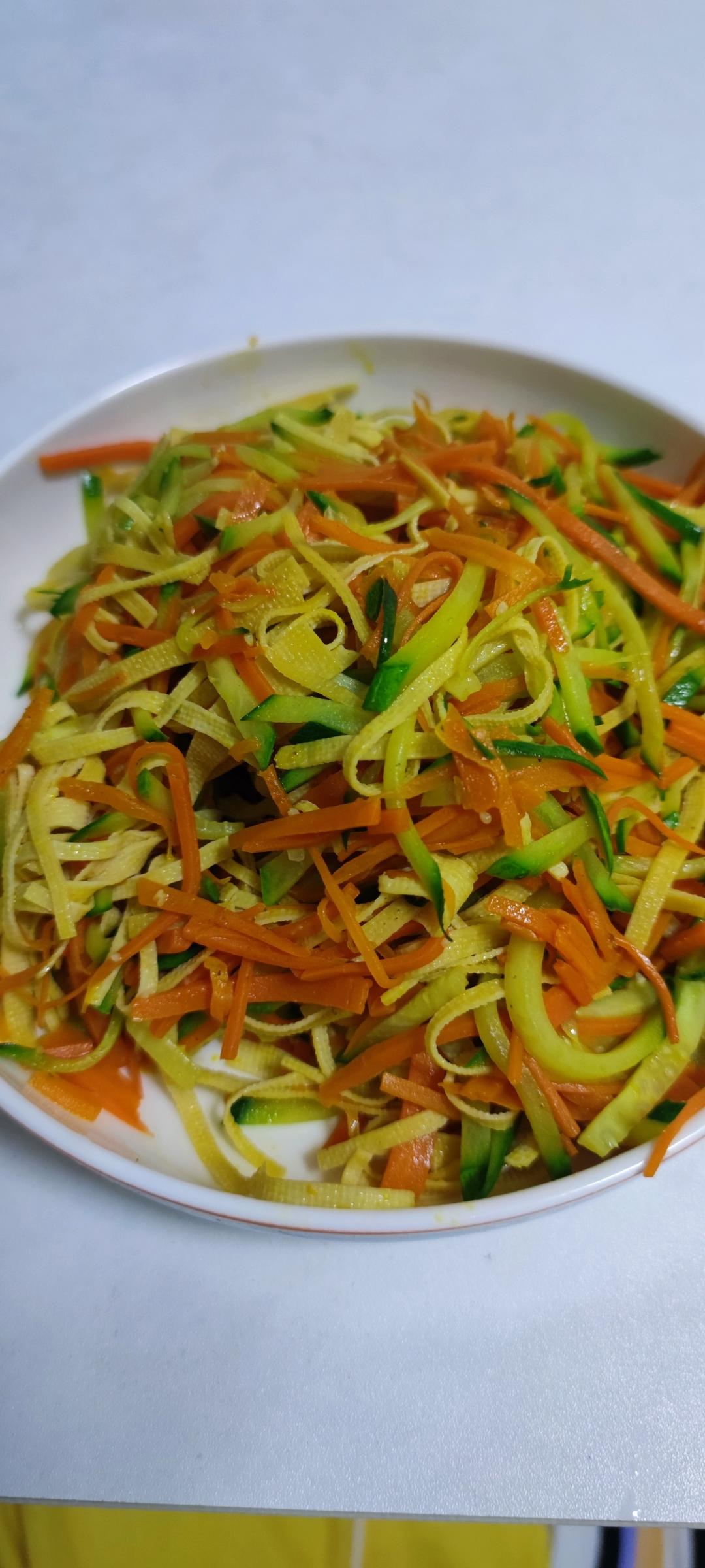 减脂餐/胡萝卜黄瓜炒干豆腐丝（素食系列）