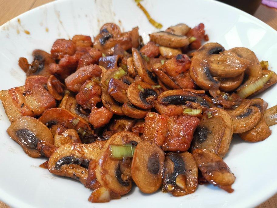 蘑菇炒肉