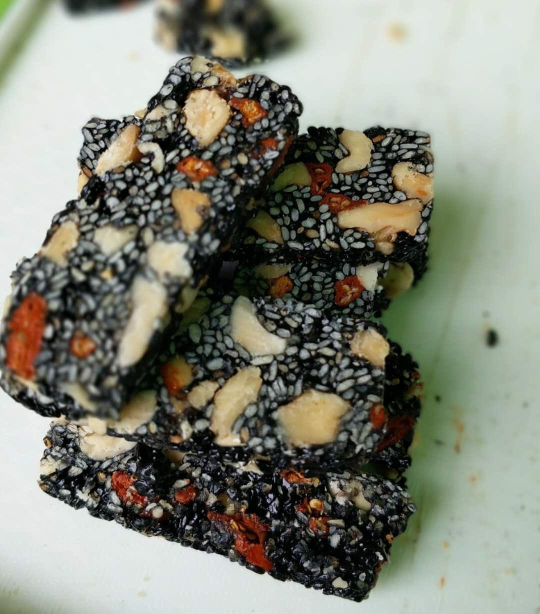 枸杞核桃花生黑芝麻片