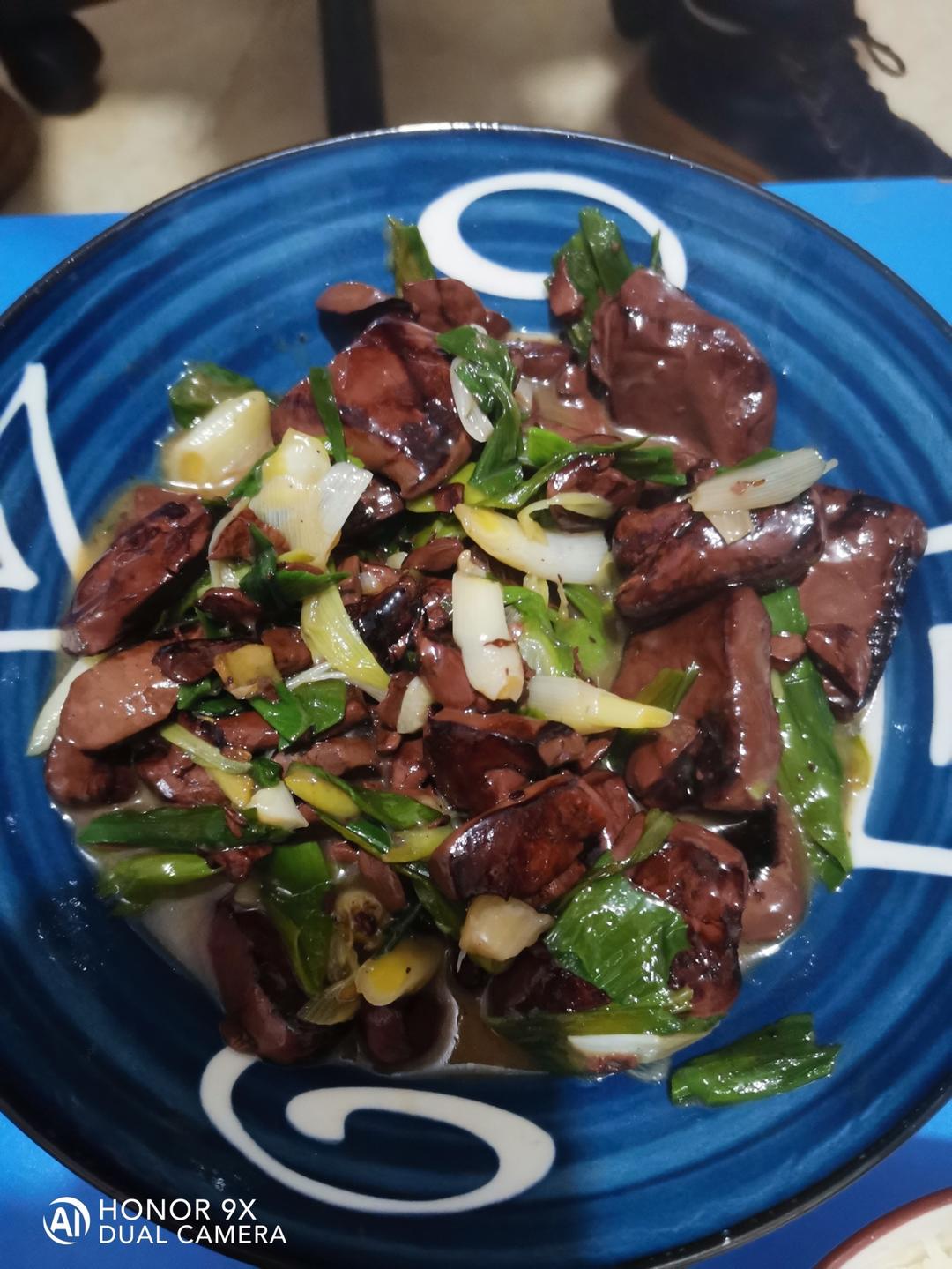 香辣蒜苗炒猪血