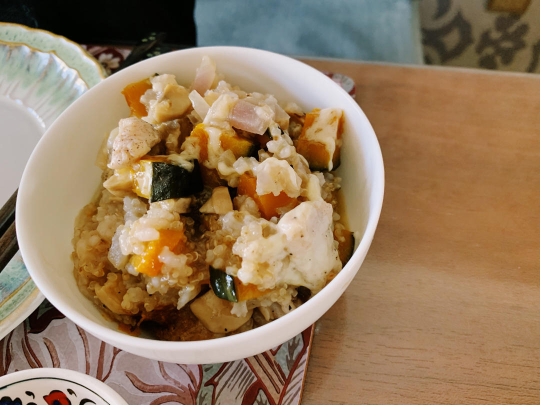 鸡肉蘑菇南瓜藜麦炖饭