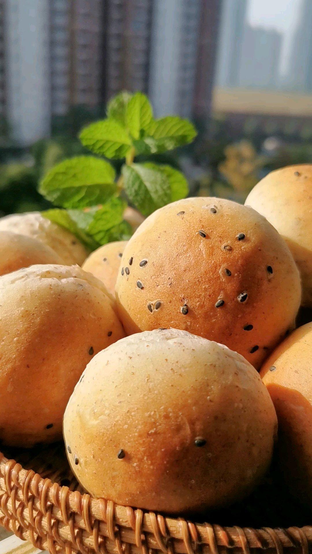 低卡减脂～黑麦黑芝麻小餐包