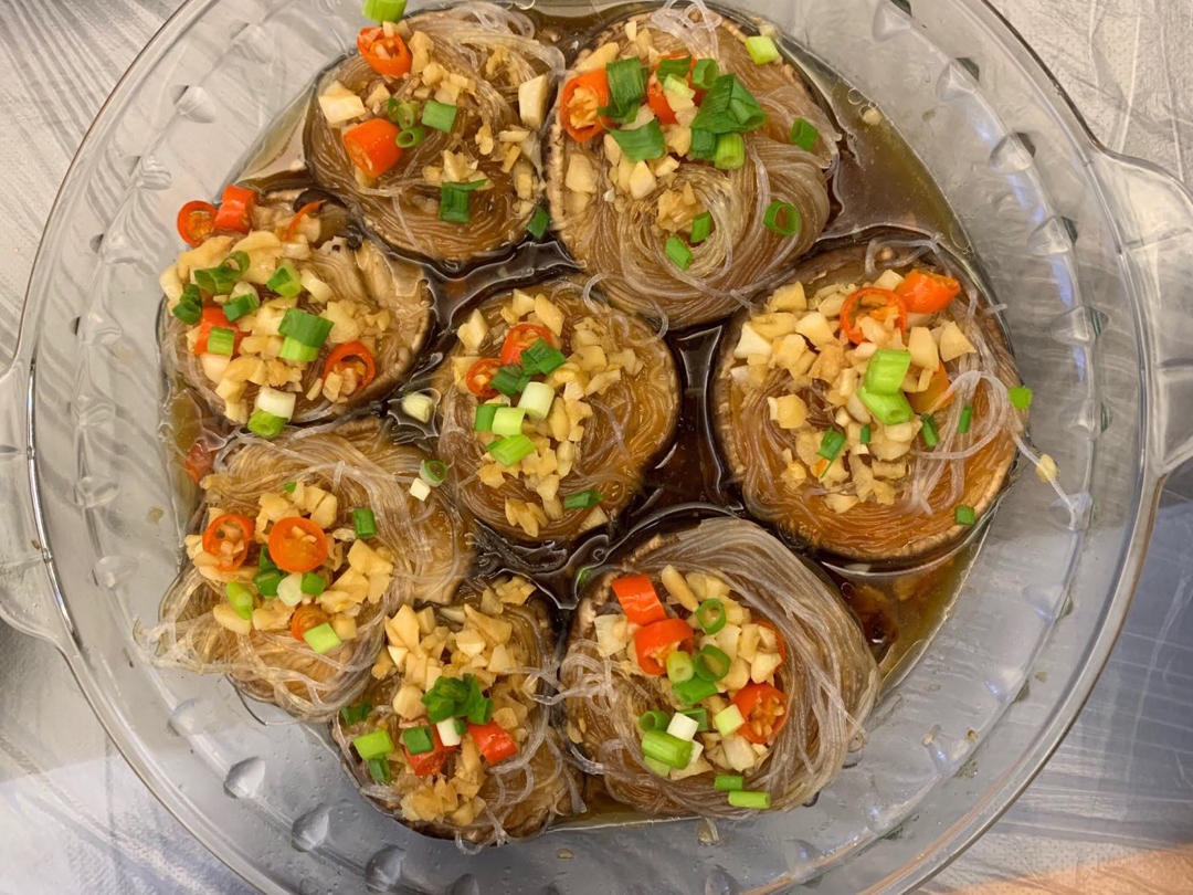 简单好吃的  蒜蓉粉丝蒸香菇
