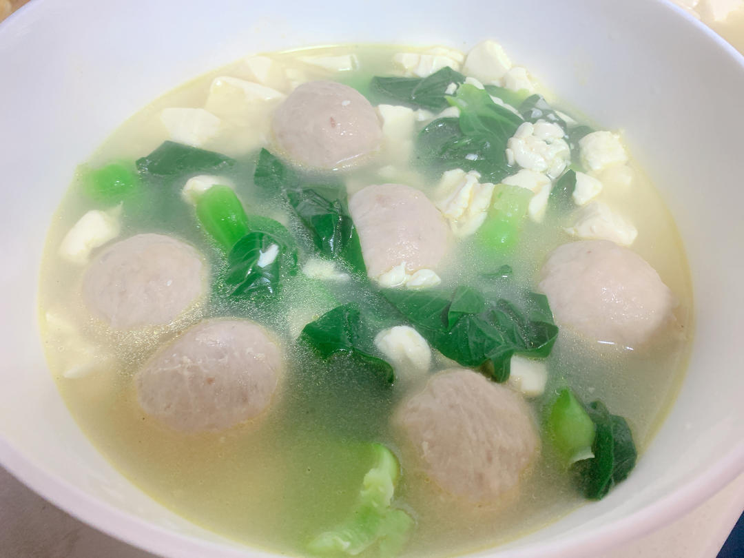 青菜豆腐肉丸汤