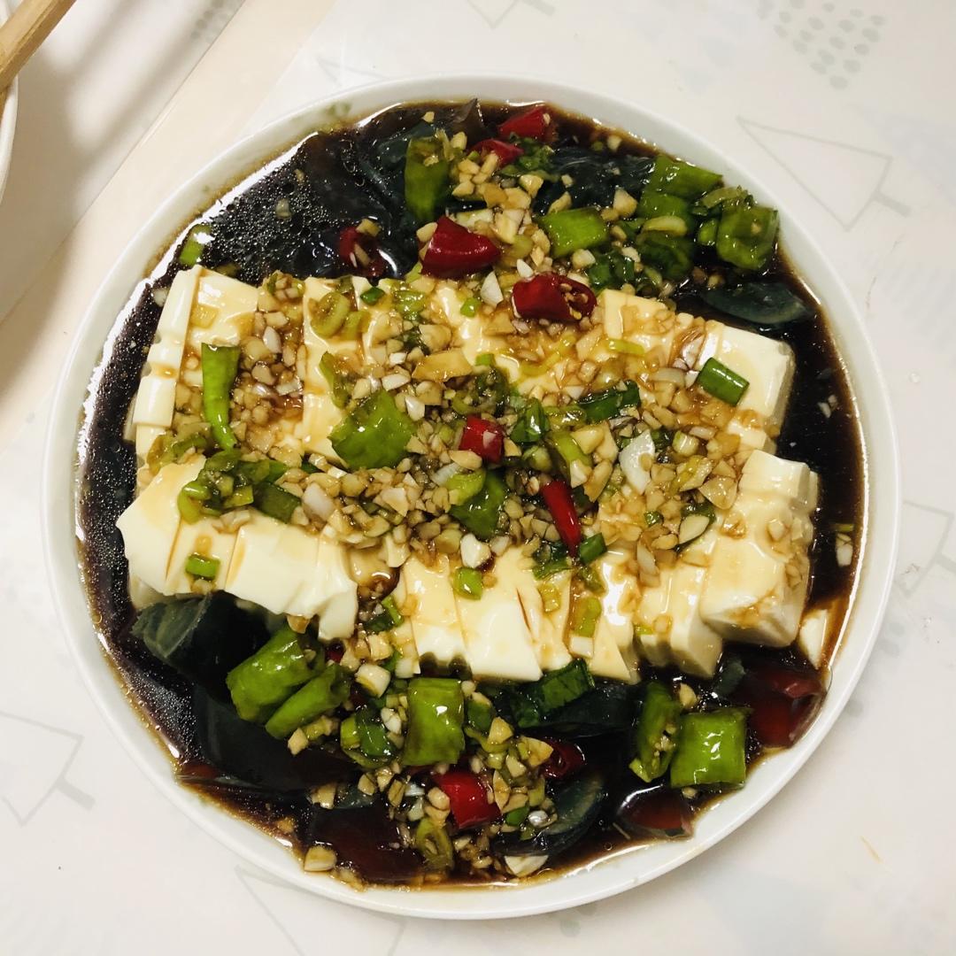 皮蛋拌豆腐