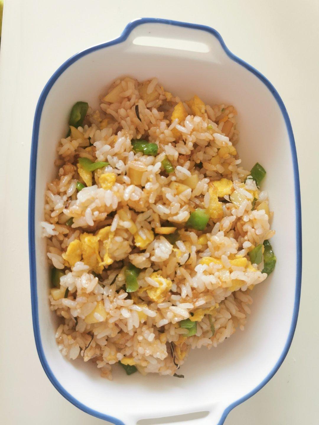 【青椒土豆蛋炒饭—剩米饭的完美归宿图片】落西窗_下厨房