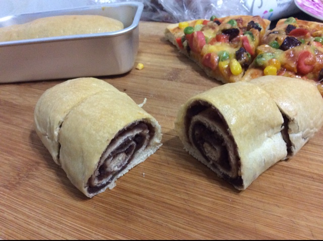 #春天烘焙季#超软面包“卷”起来---『豆沙面包卷』