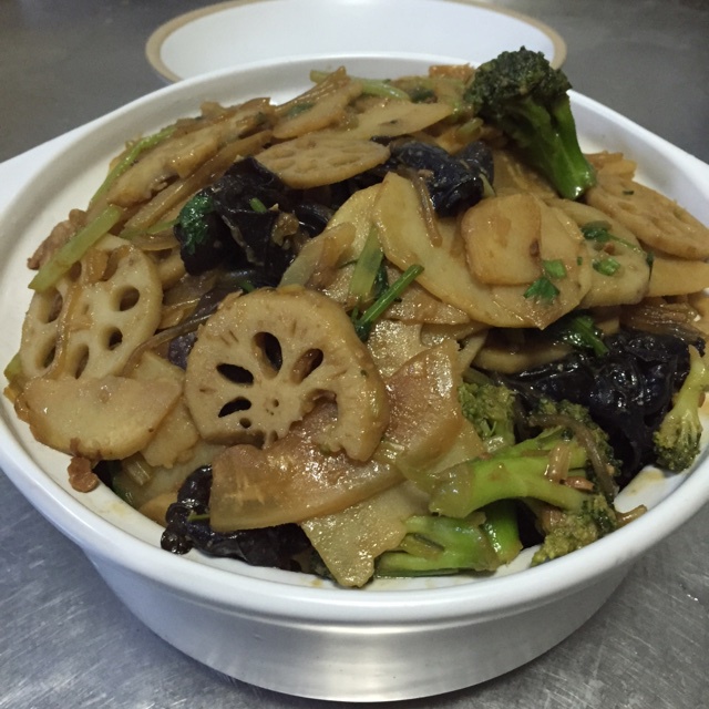 素麻辣香锅（Vegetarian Spicy Pot)