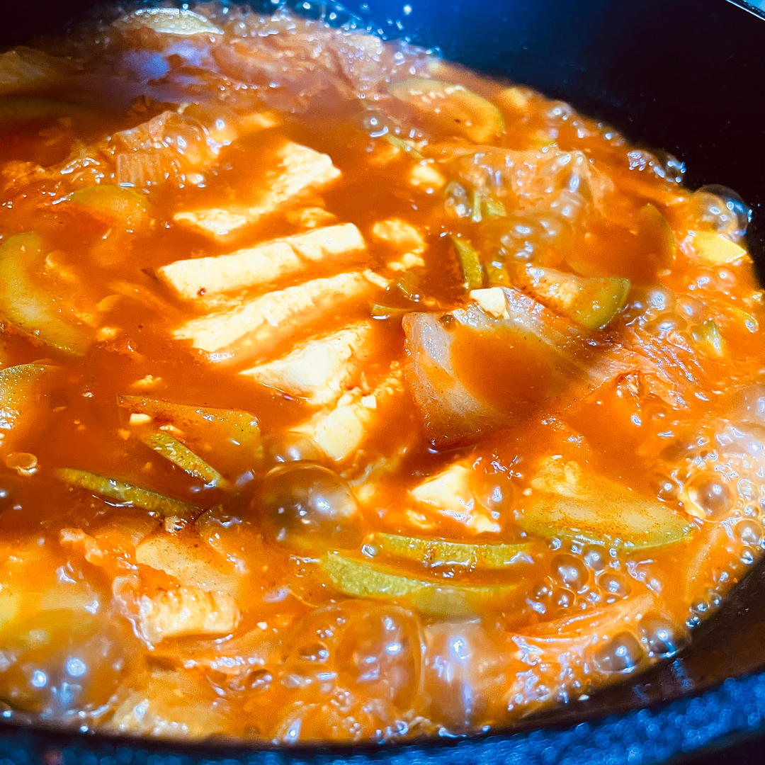 韩式泡菜豆腐锅/辣白菜豆腐汤