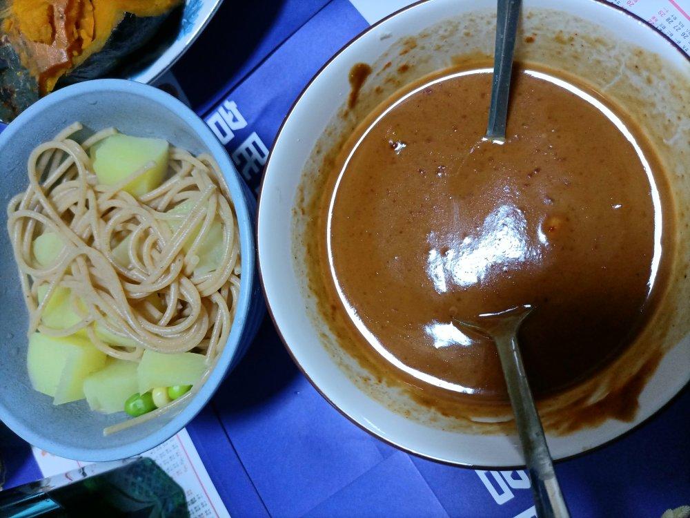 热干面酱汁调法/热干面