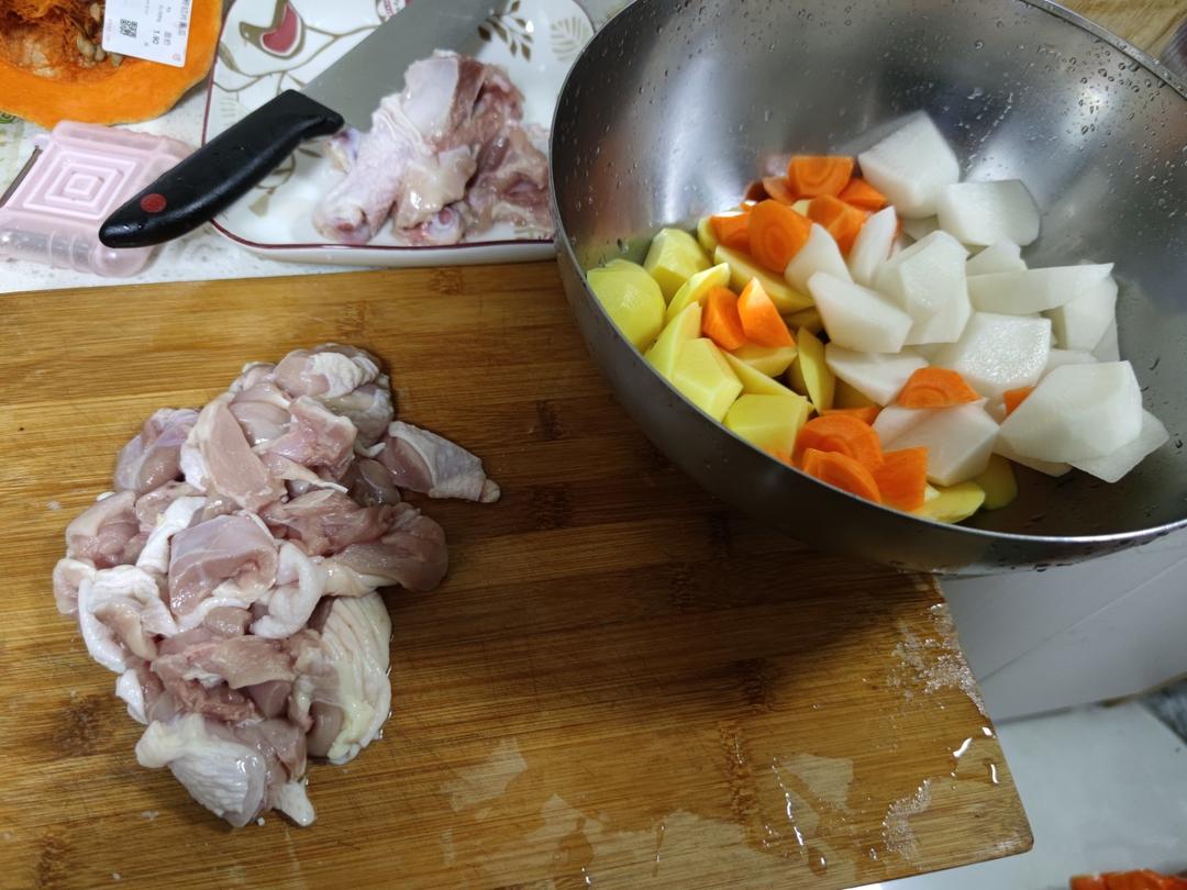 泰式咖喱鸡肉炖土豆萝卜【1月北鼎珐琅锅食谱】