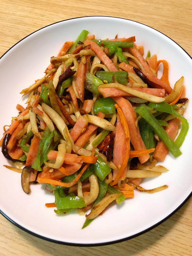 青红丝炒杏鲍菇～再来碗饭😄😄