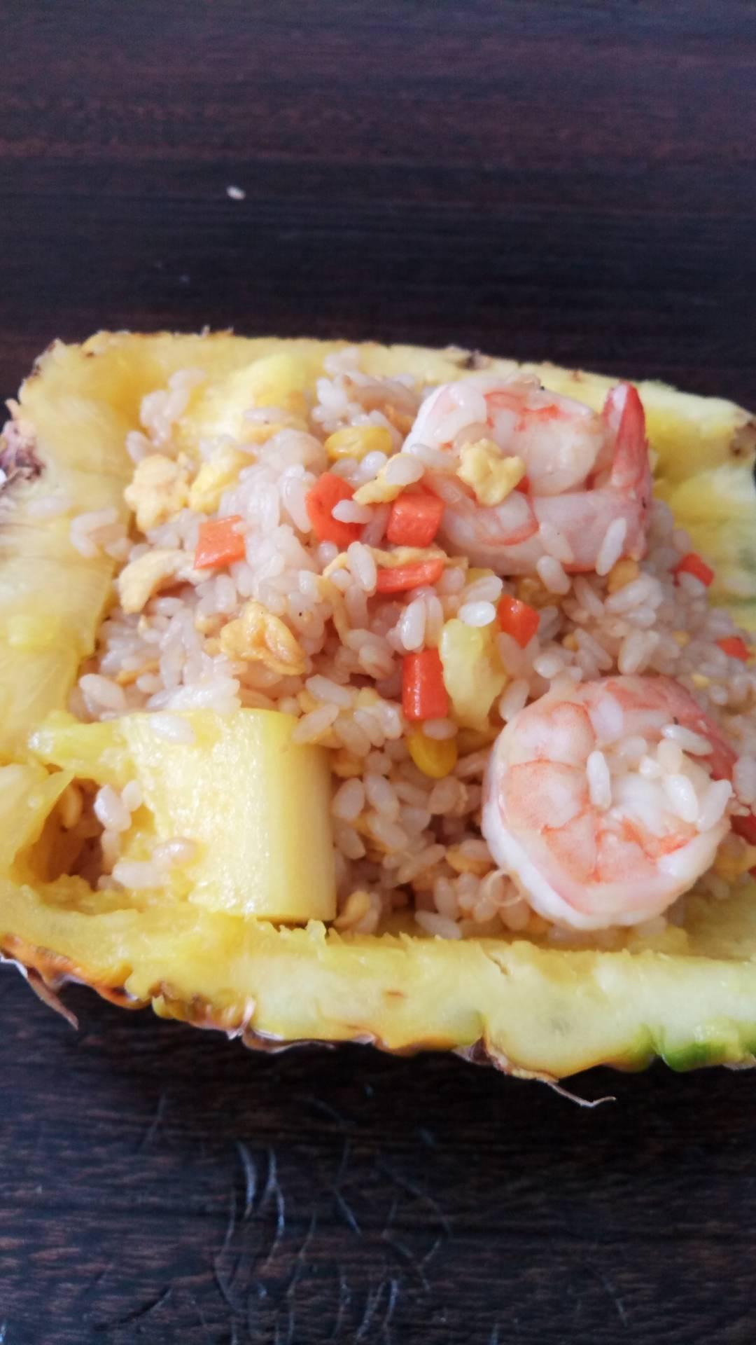 凤梨虾仁炒饭