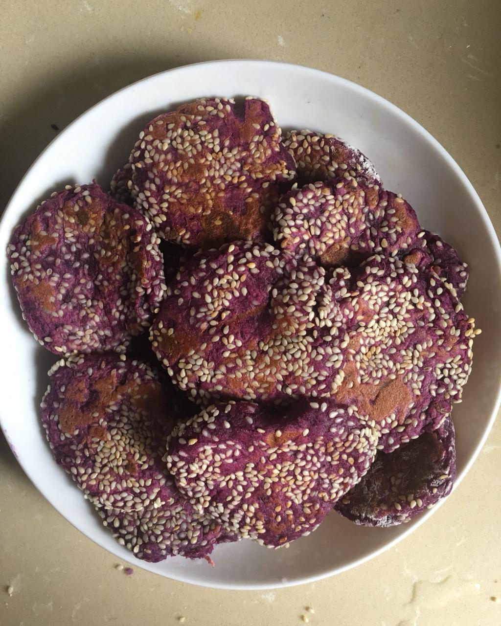 紫薯芝麻饼