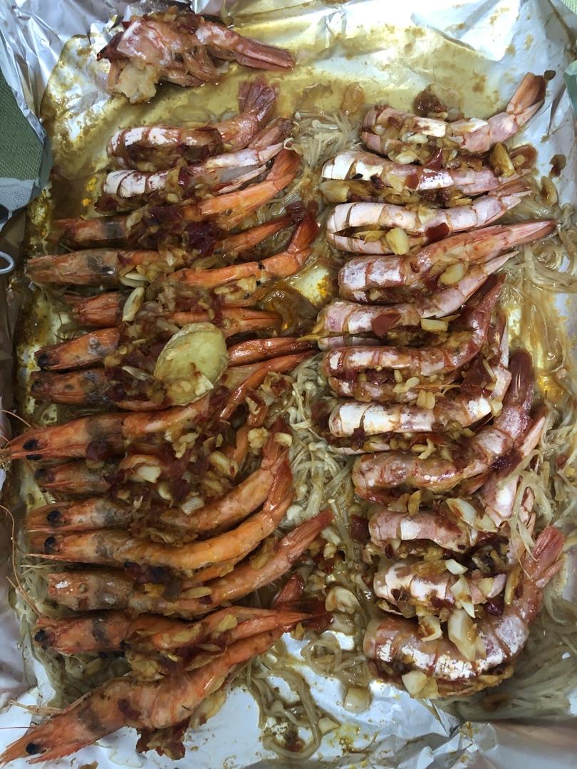 蒜蓉金针菇烤花蛤虾