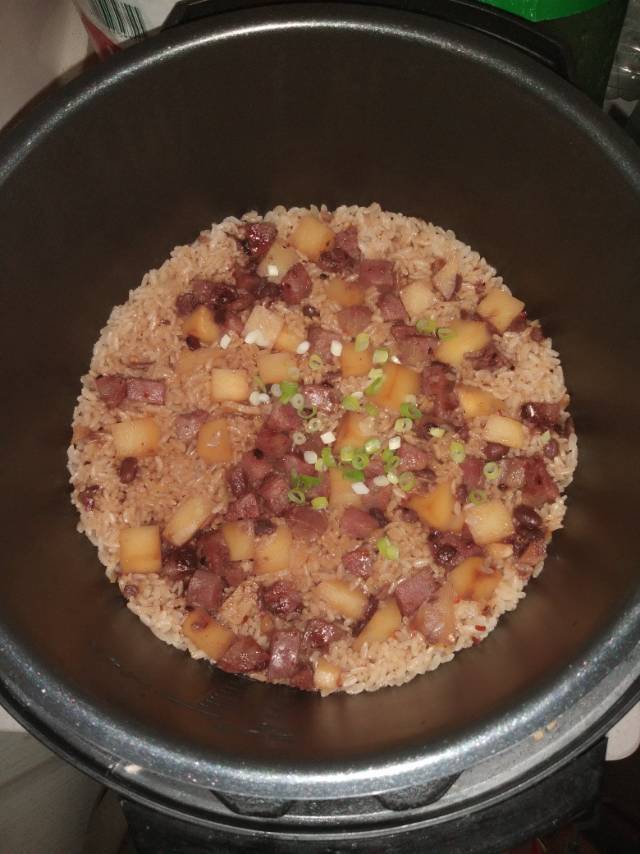 土豆焖饭（电饭锅版）