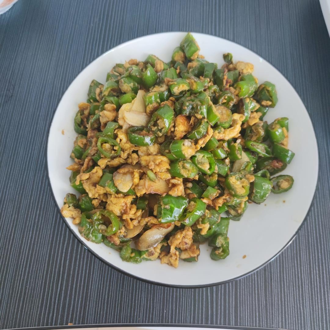 不一样的辣椒炒鸡蛋～下饭神器!