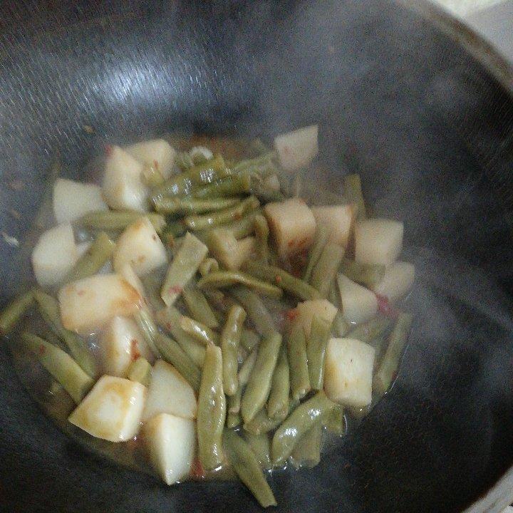 土豆焖四季豆
