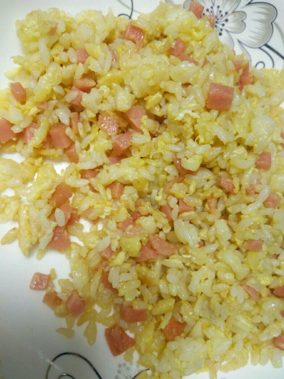 香菜火腿蛋炒饭