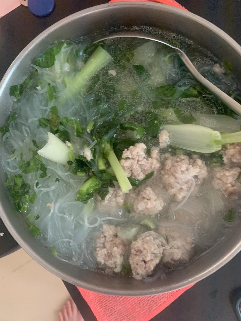 肉圆粉丝白菜汤