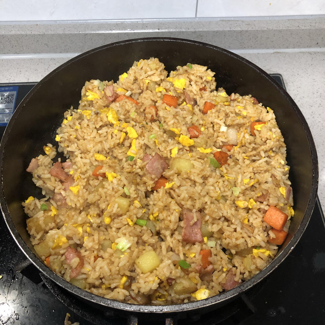 邻居抢着来我家吃土豆香肠炒饭，原来这么香！