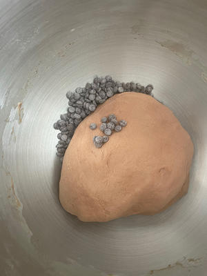 海盐双重巧克力贝果的做法 步骤2