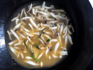 瑶柱大虾菌菇汤的做法 步骤8