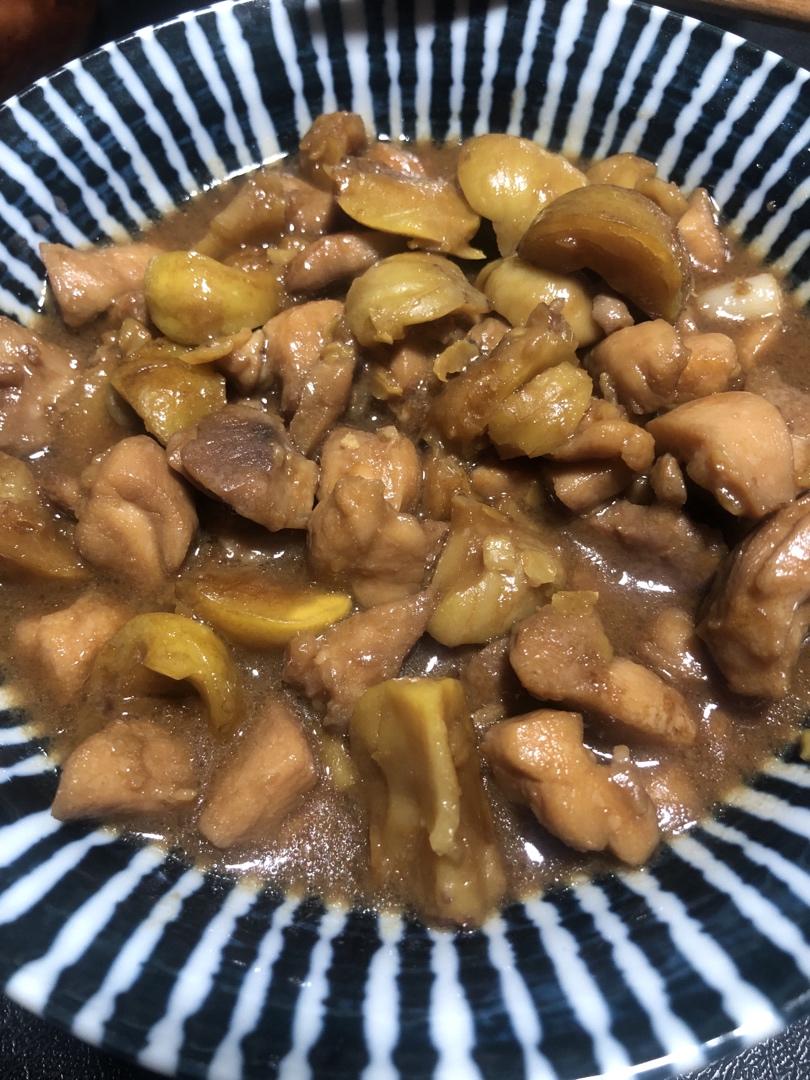 香甜软糯，汤汁浓郁的板栗烧鸡