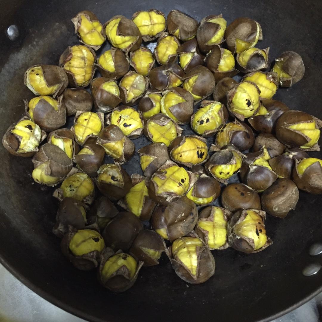 无油无糖平底锅炒板栗