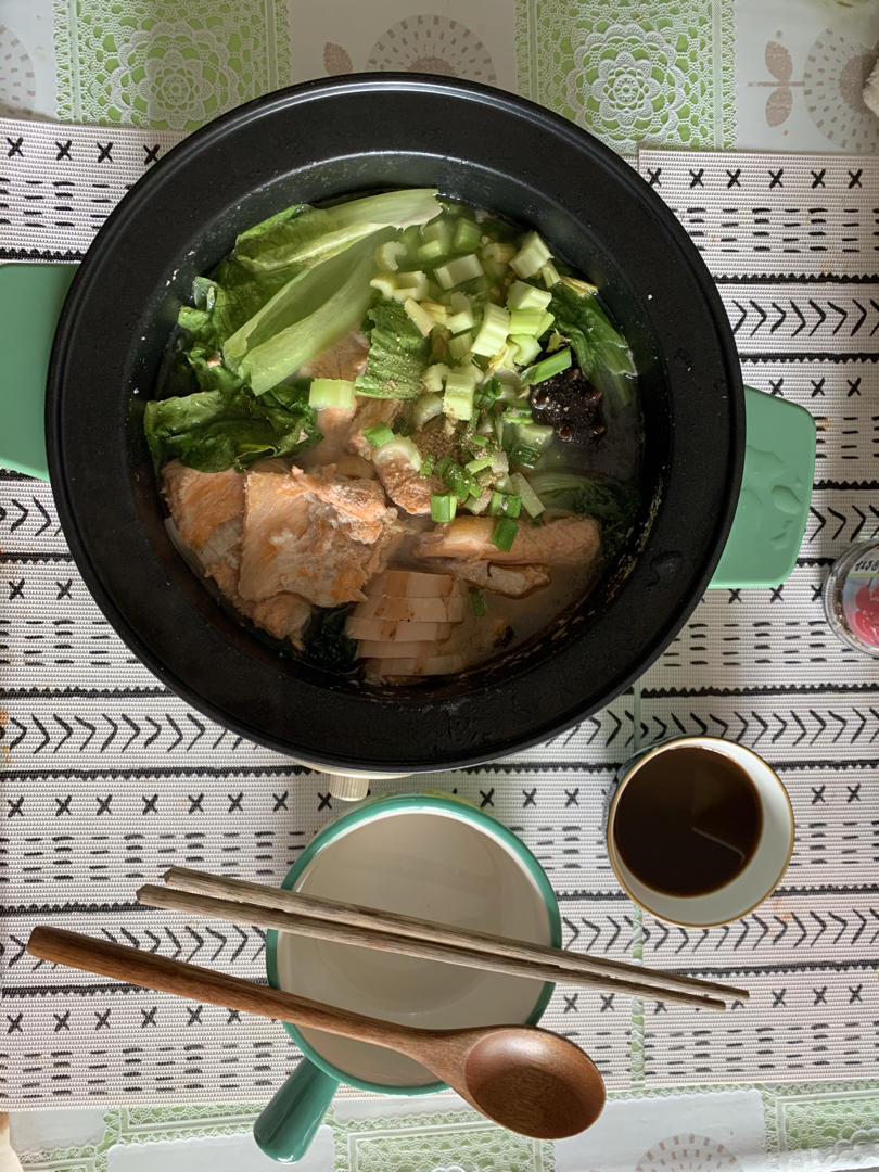不腥的三文鱼头汤