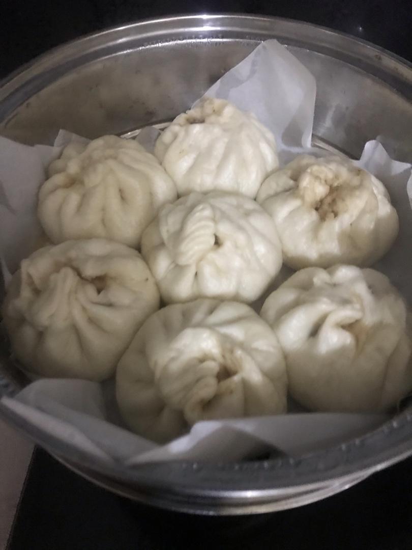 鲜美多汁的洋葱牛肉包子