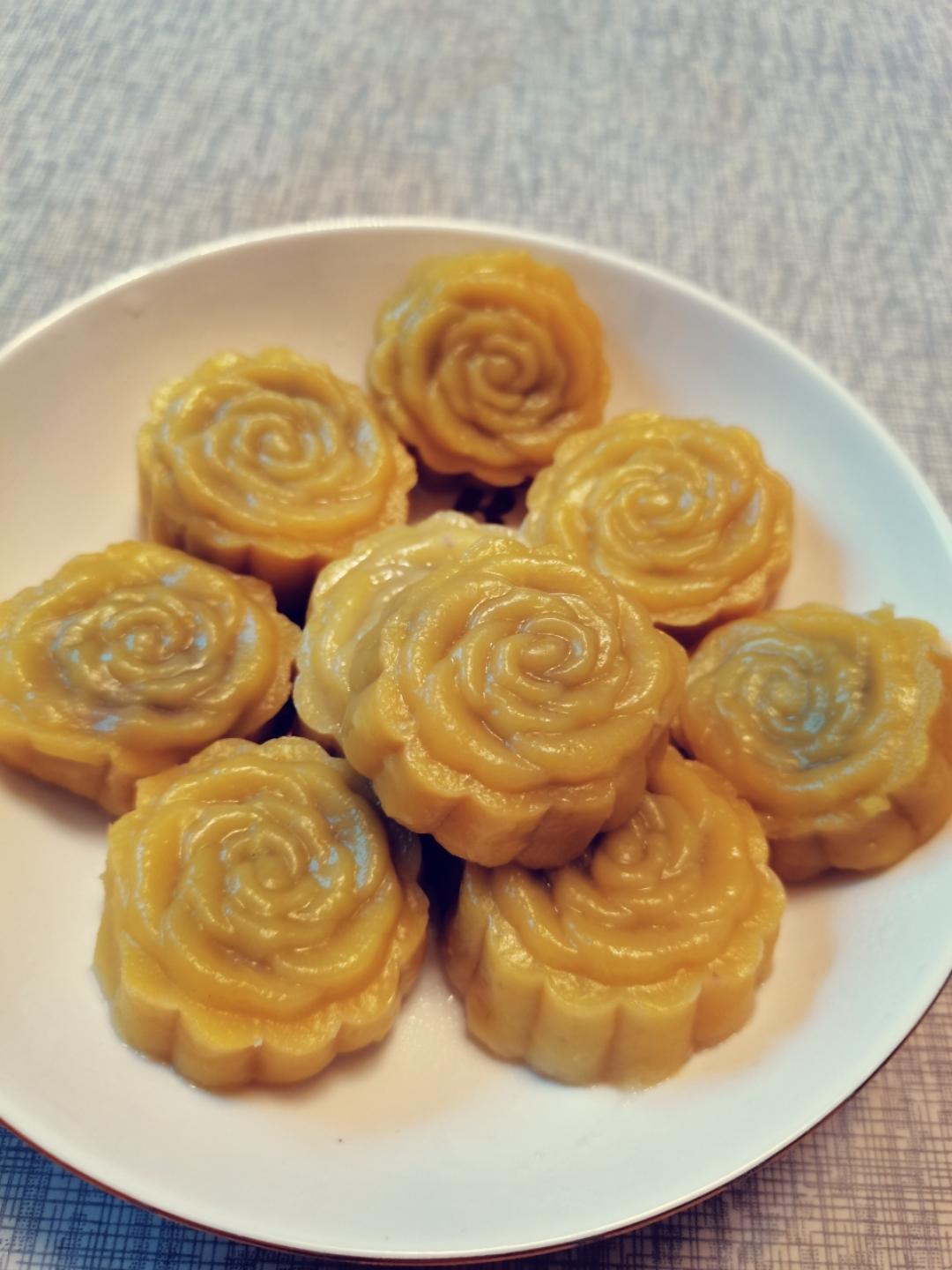 蒸着吃的南瓜月饼
