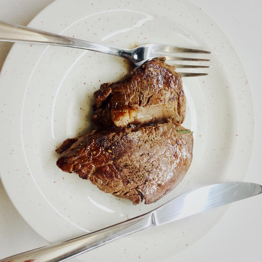 好吃到哭的煎牛排