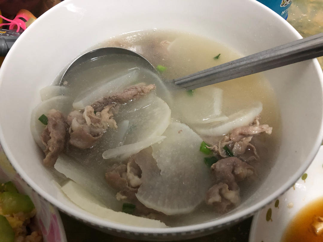 萝卜羊肉片汤