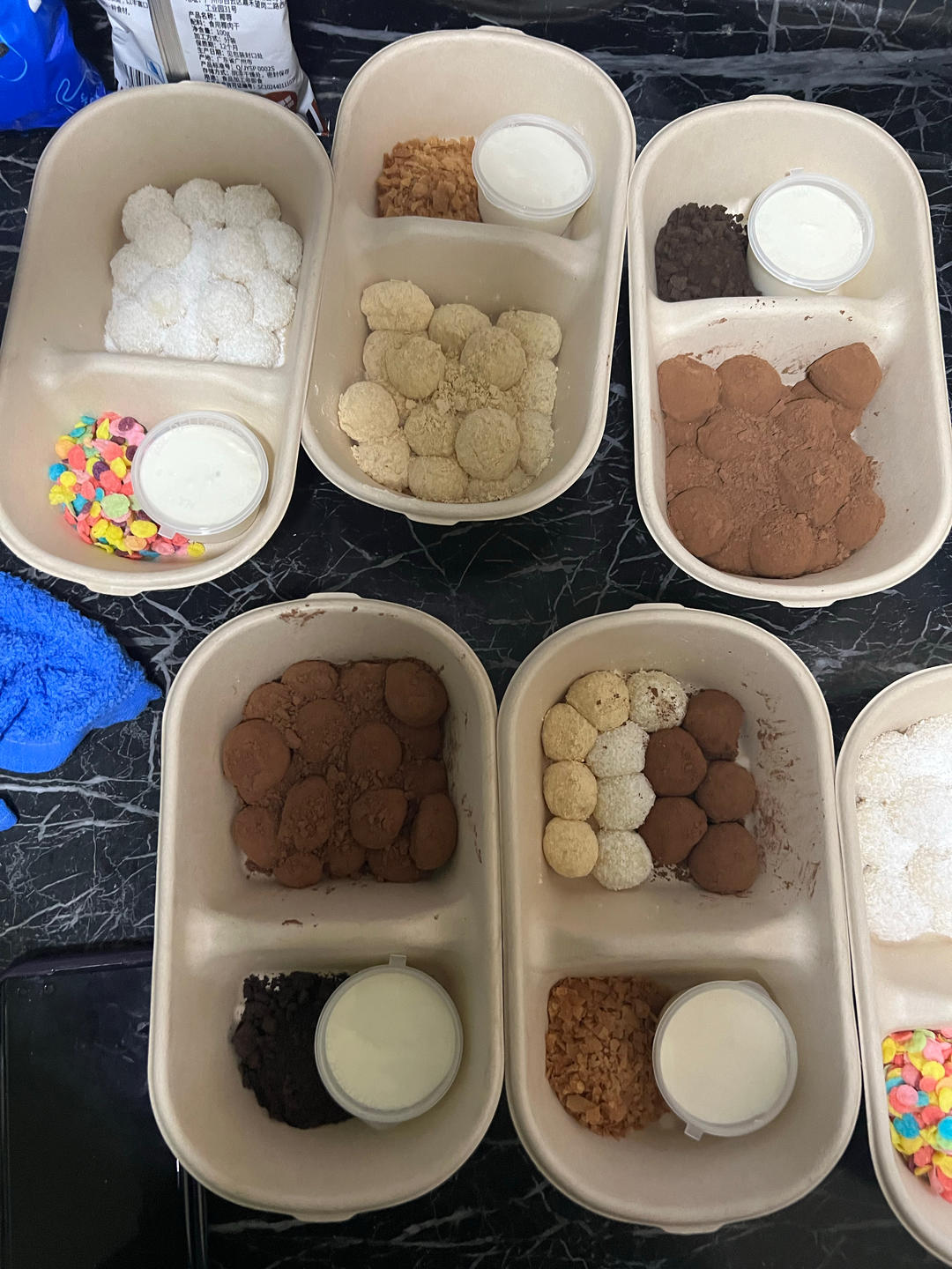 火遍全网的蘸酱麻薯是谁发明的？糯叽叽的口感，配上爱吃的蘸料，一口一个，吃完真的双倍快乐！