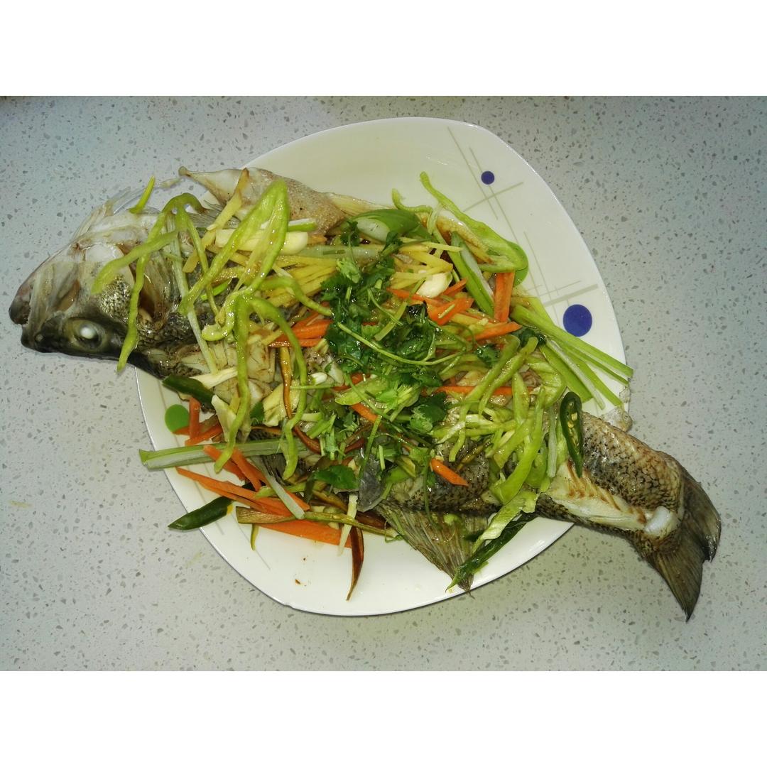 清蒸鲈鱼