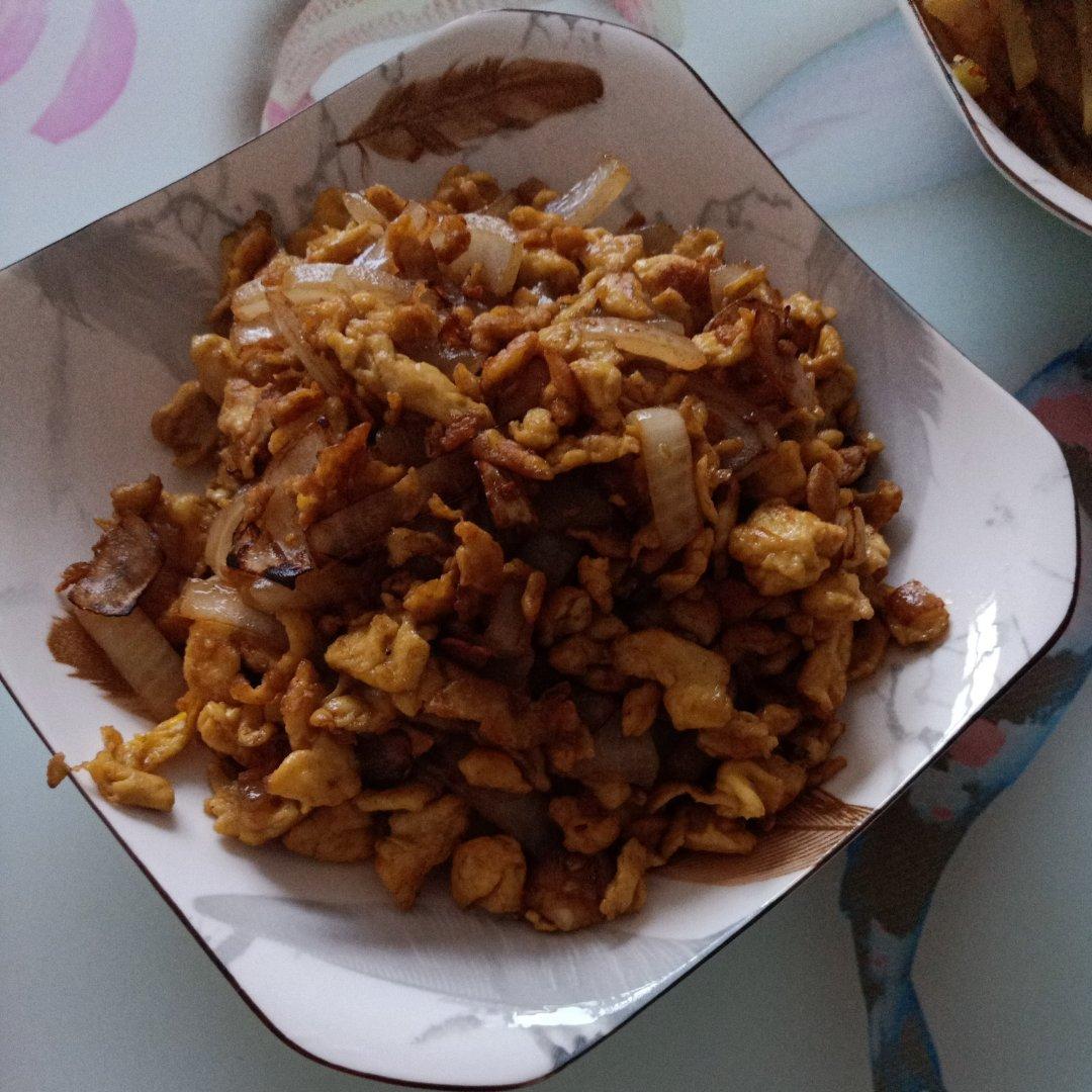 洋葱炒鸡蛋（5分钟快手菜）