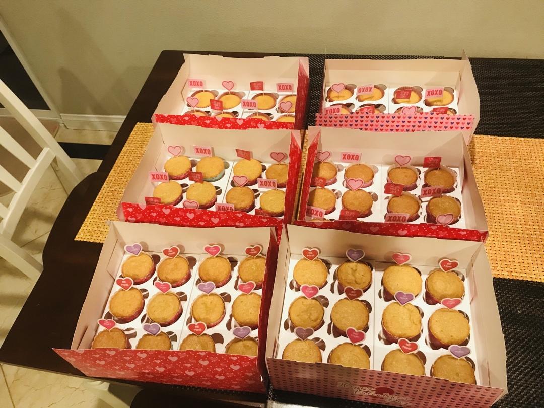 8寸生日蛋糕（Hello Kitty)