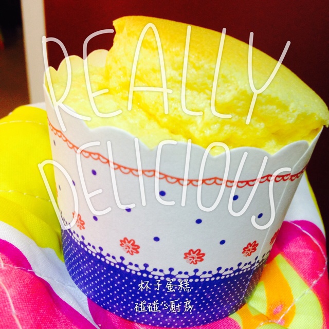 软绵绵的纸杯蛋糕