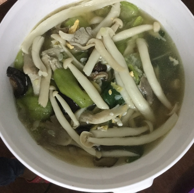 芙蓉菌菇丝瓜汤