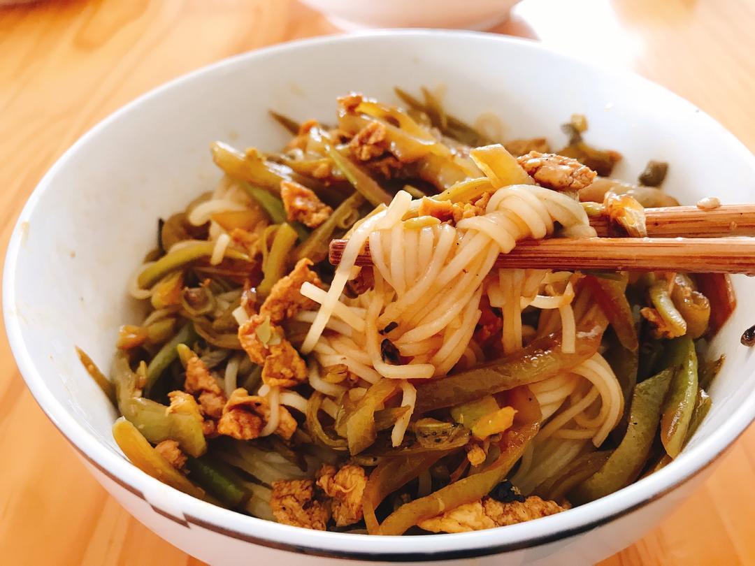 【快手菜】超好吃的干拌扁豆面的做法