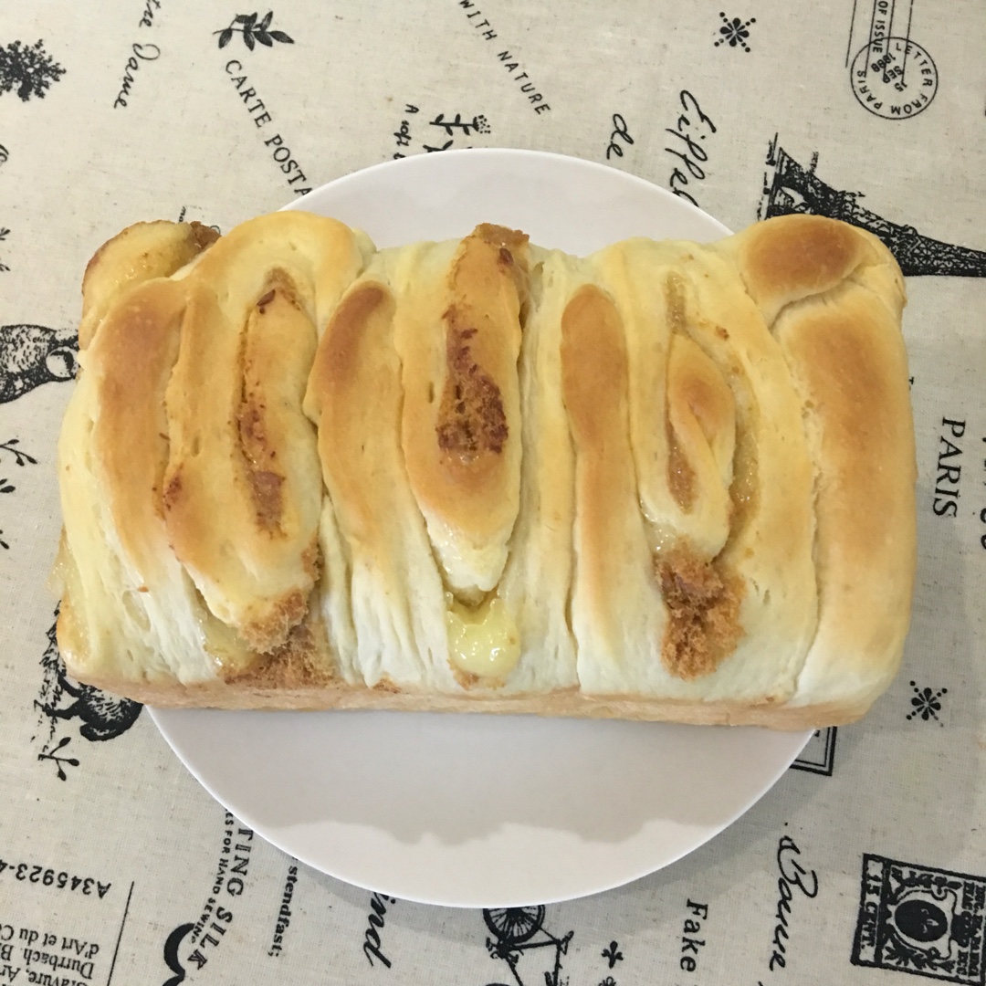 手撕千层肉松面包