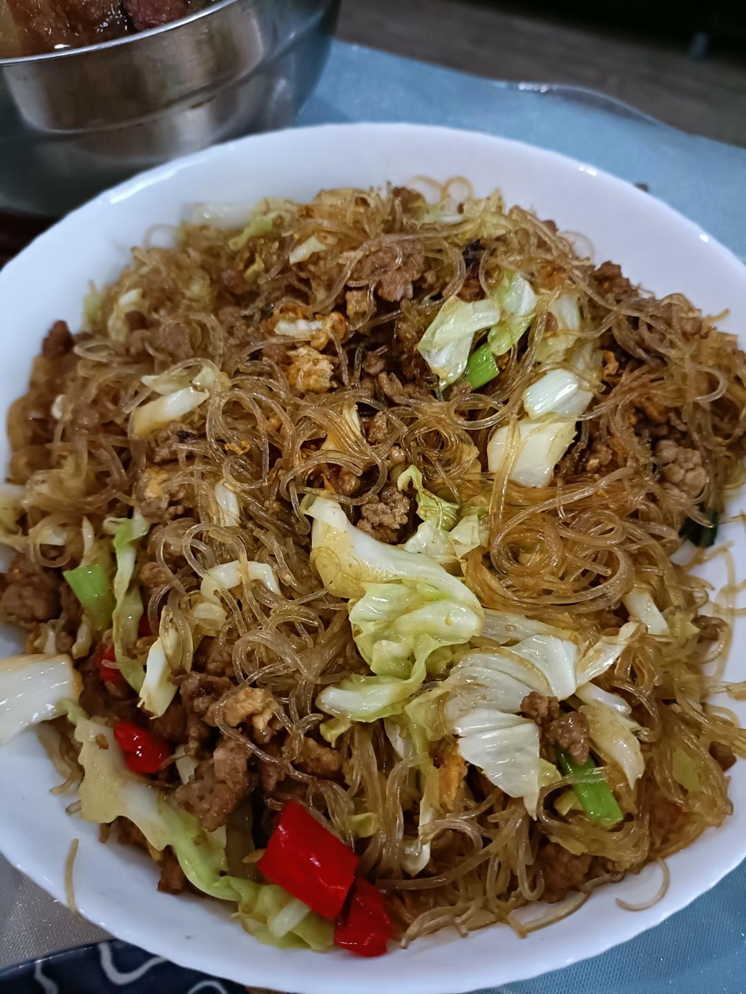 包心菜炒红薯粉丝