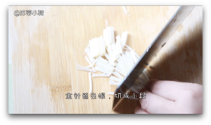 苏蒂宝宝餐：紫薯焖饭+虾仁菌菇烩豆腐的做法 步骤7