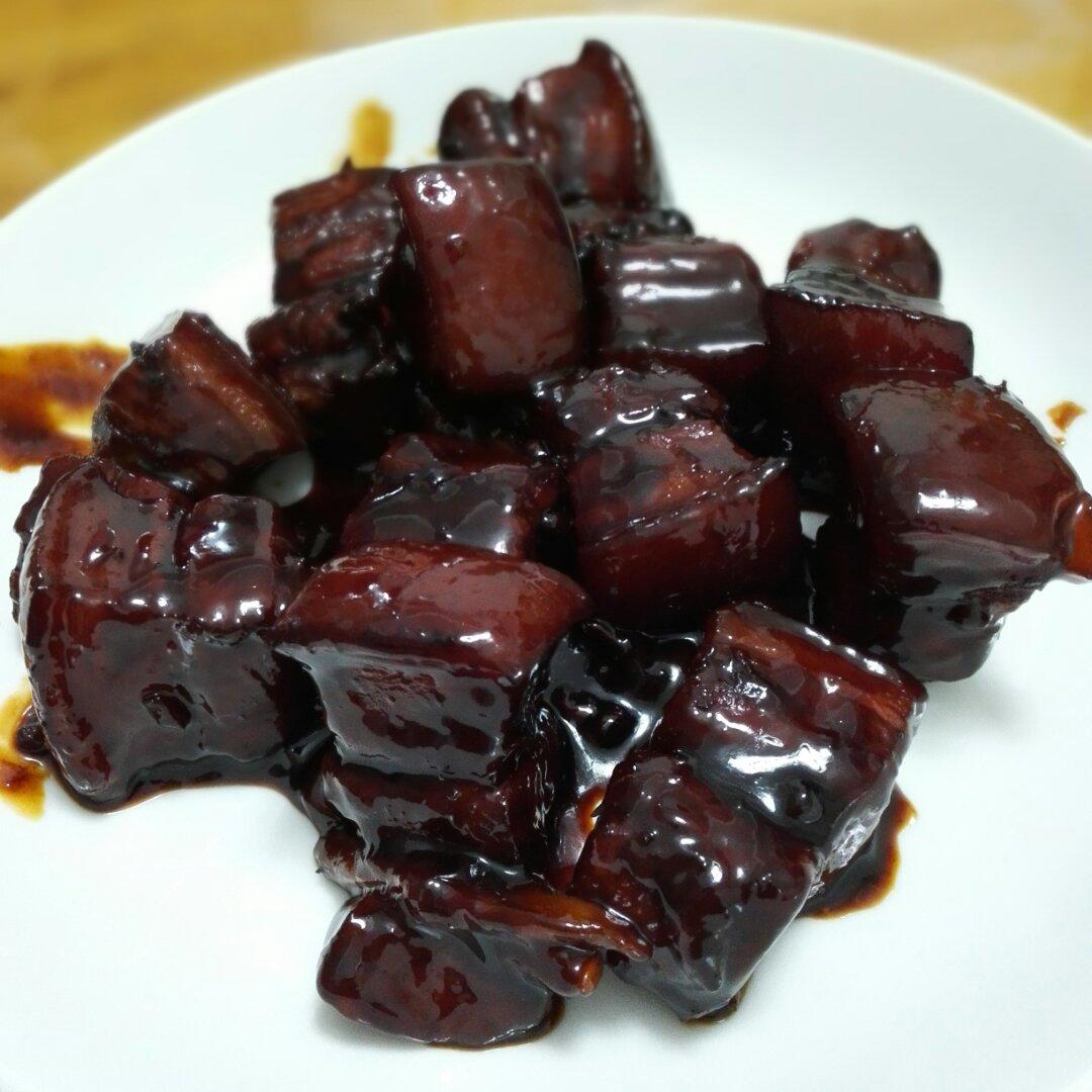 吃着碗里望着锅里的红烧肉