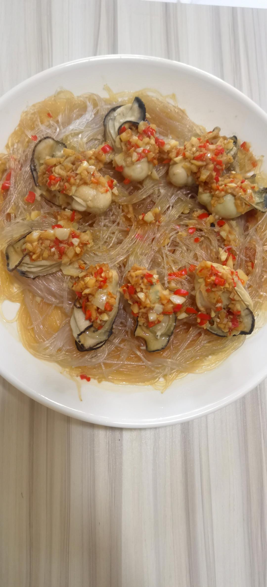 蒜蓉粉丝蒸生蚝肉